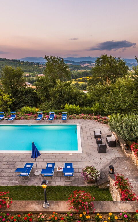 Palazzo Rosadi: basseng, Utendørs