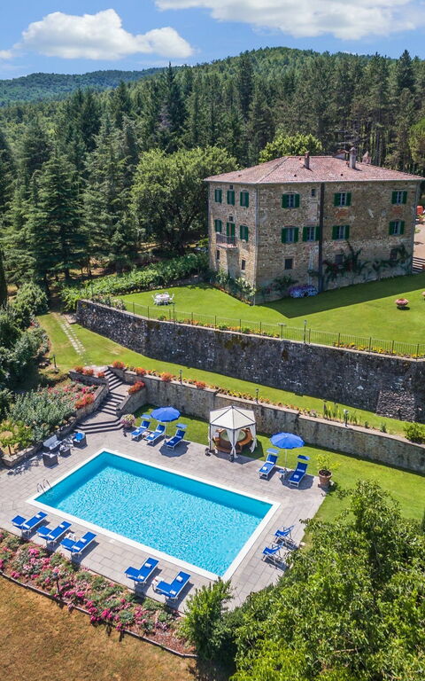 Palazzo Rosadi: basseng, Hage