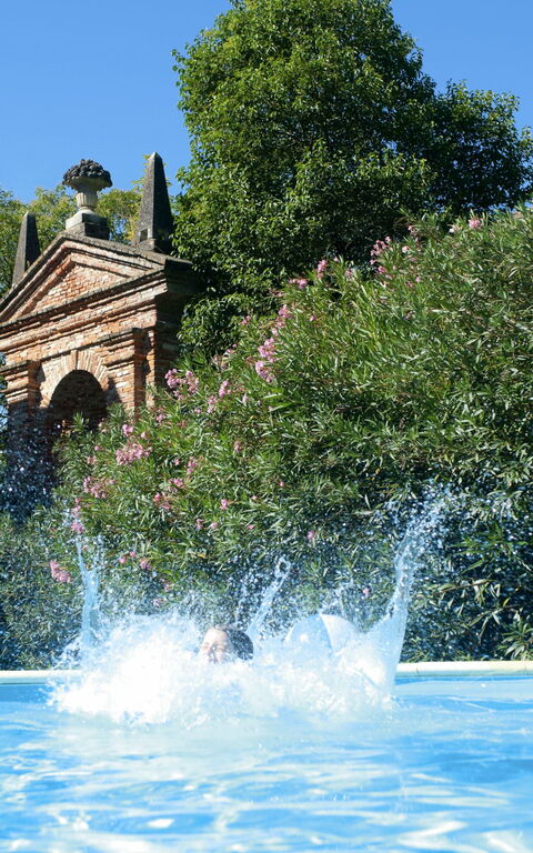 Ca' Marcello: basseng, Utendørs