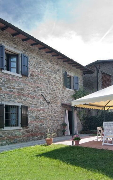 Il Palazzetto: Hage, Utendørs