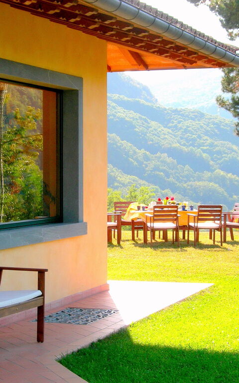 Villa Saida: Hage, Utendørs