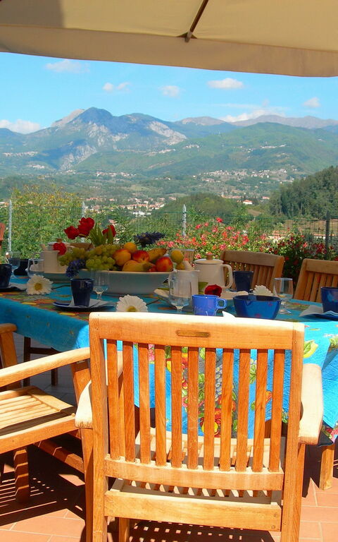 Villa Saida: Balkong / terrasse / uteplass, Utendørs