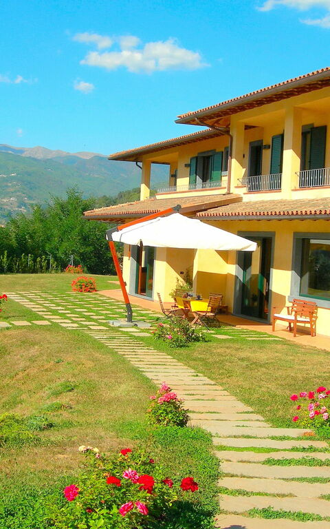 Villa Saida: Hage, Utendørs