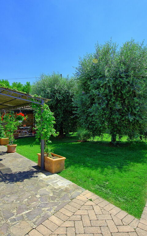 Villa Giare: Hage, Utendørs