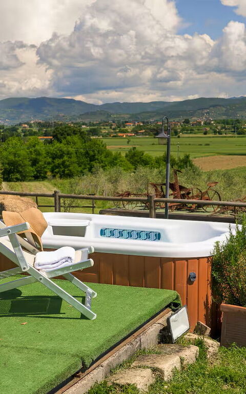 Villa Giare: basseng, Hage, Utendørs