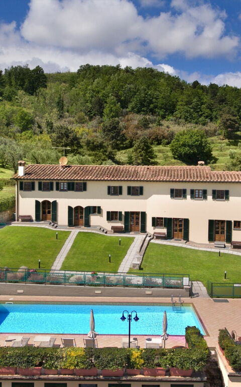 Villa Le Ferrette: basseng, Hage