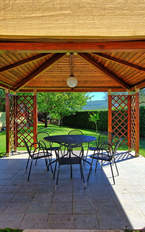 Cerretalta: Hage, Utendørs