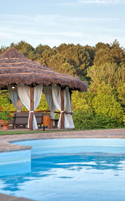 Villa Sant' Angelo: basseng, Utendørs