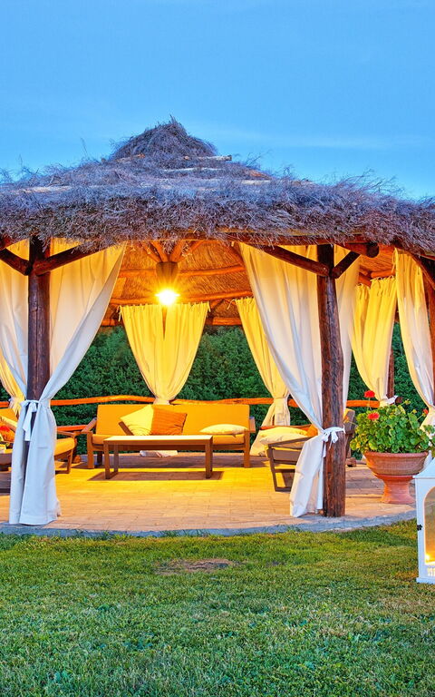 Villa Sant' Angelo: Hage, Utendørs