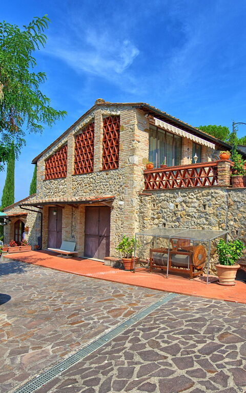 Poggiluglio: Hage, Utendørs