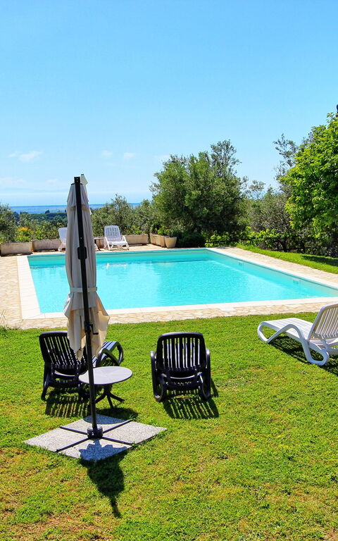 Guardistallo: basseng, Hage