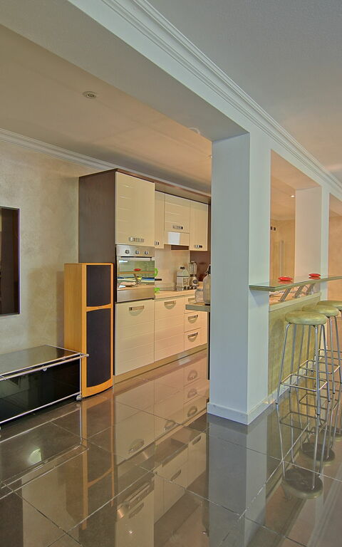 Villa Raffaela: Kjøkken, Stue