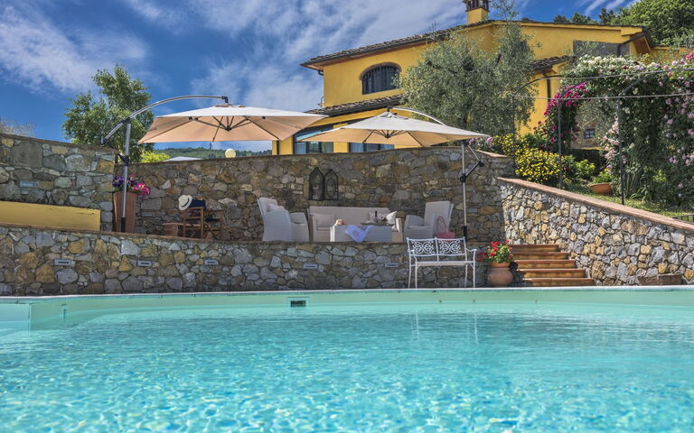 Villa Casalguidi: basseng, Eksteriør