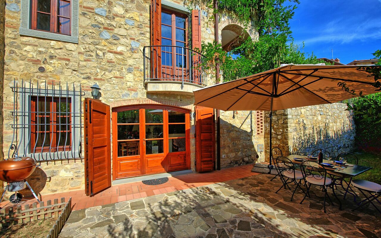 Casa Maria Luisa: Hovedinngang, Utendørs