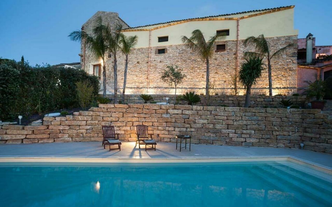 Baglio Maranzano - Marietta: basseng, Eksteriør