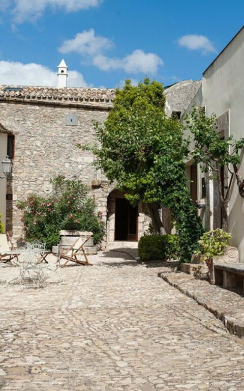 Baglio Maranzano - Titi: Eksteriør, Hage