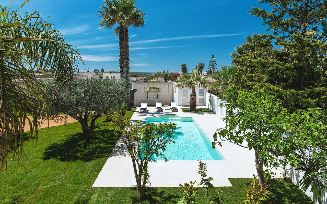 Casa Marsala: basseng, Hage