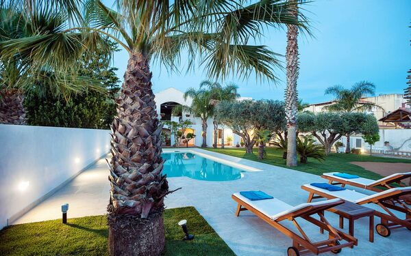 Casa Marsala: basseng, Hage