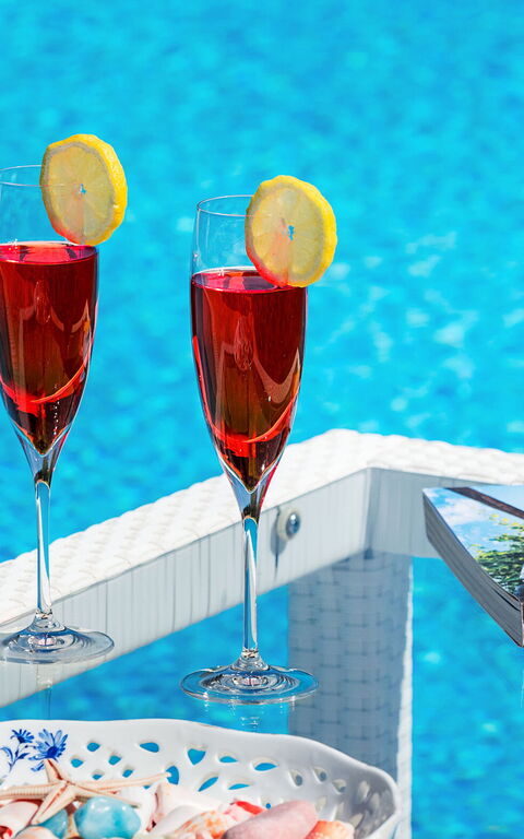 Afrodite: basseng, Utendørs