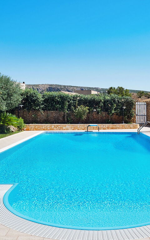 Afrodite: basseng, Utendørs