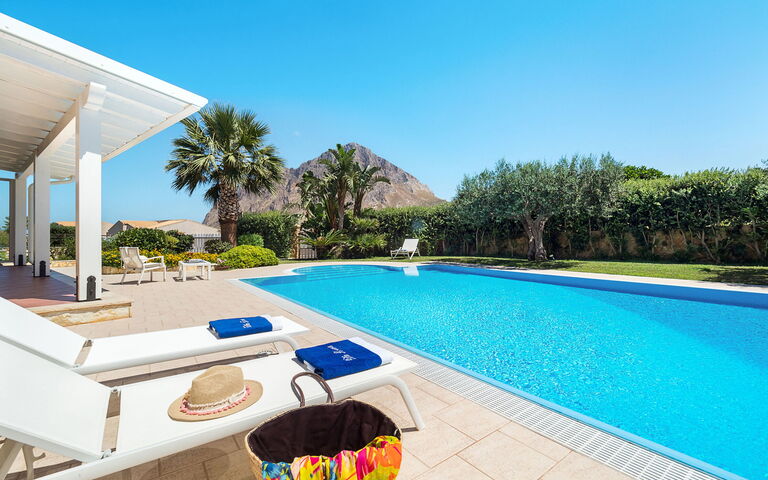 Afrodite: basseng, Sommer, Utendørs