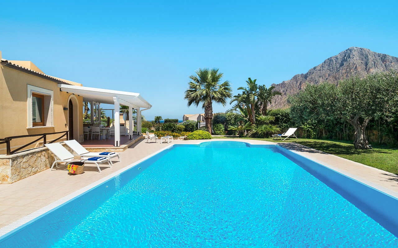 Afrodite: basseng, Sommer, Utendørs