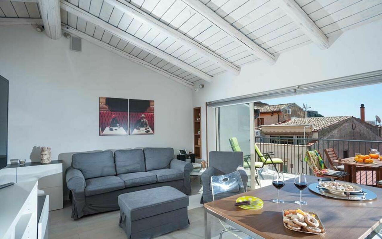 Taormina Suite: Balkong / terrasse / uteplass, Stue, Visningar