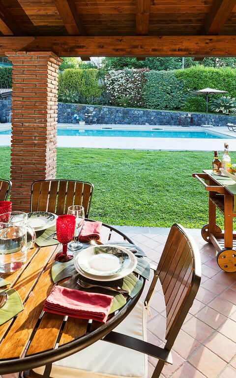 Viagrande: basseng, Utendørs