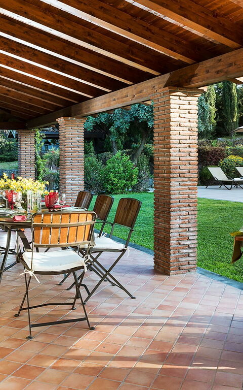 Viagrande: basseng, Utendørs