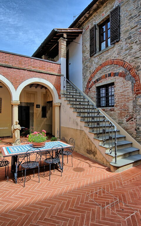 Villa Capolona: Eksteriør