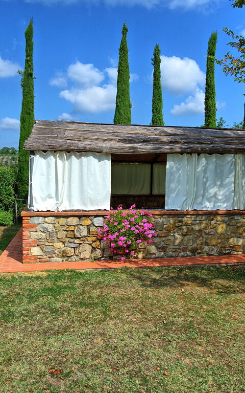 Villa Marika: Hage, Utendørs