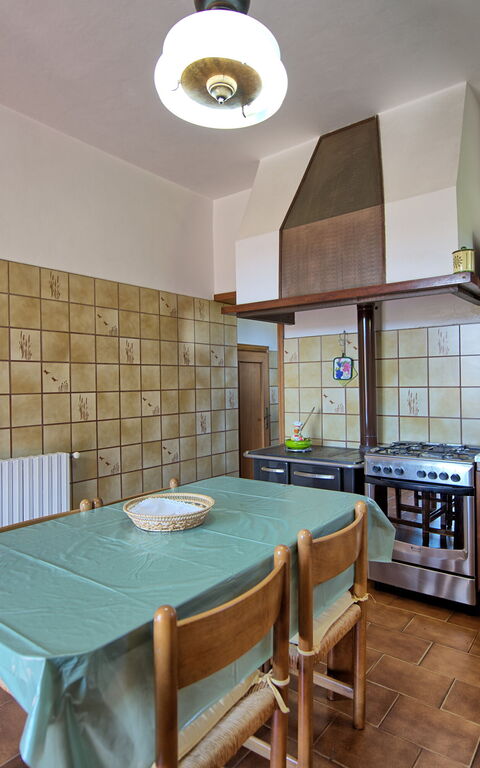 Villa Pratovecchio: Kjøkken, Lunsjrom