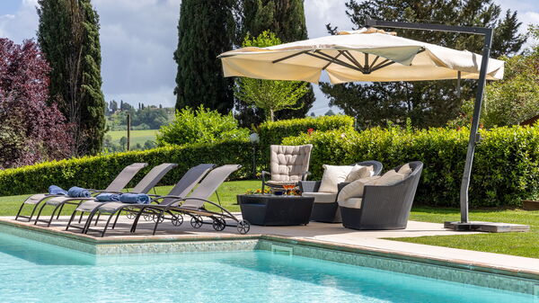 Villa Sabrina: basseng, Hage