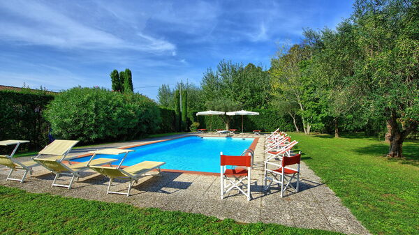 Villa Fiamma: basseng, Hage