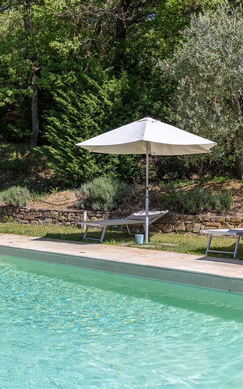 Villa Morandi: basseng, Utendørs