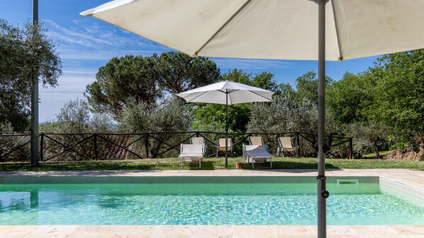 Villa Morandi: basseng, Utendørs