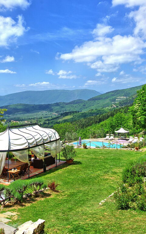 Villa Tenuta Lonciano: Hage, Sommer, Utendørs, Visningar