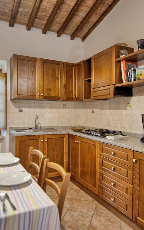 Villa Picchio: Kjøkken, Lunsjrom, Stue