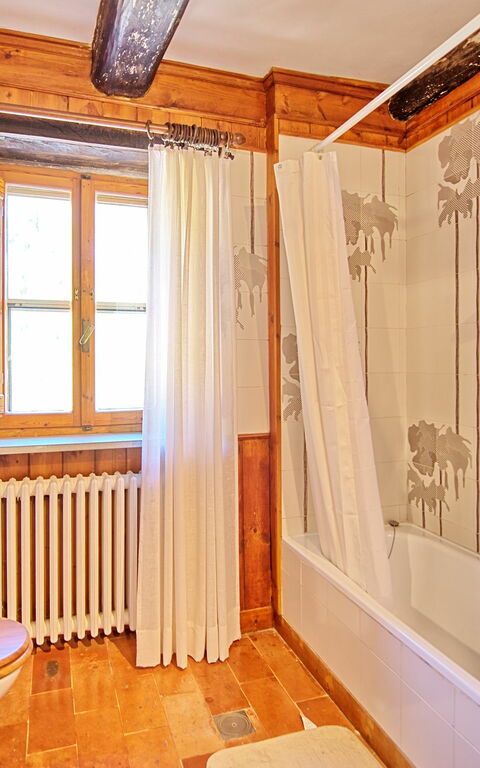 Villa Uccellaia: Baderom