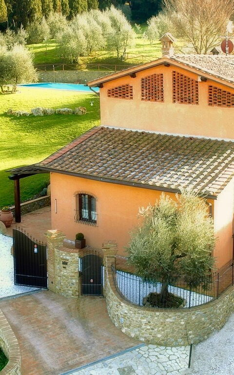 Villa Nora: Eksteriør, Hage