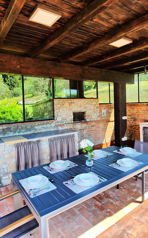 Villa Nora: Balkong / terrasse / uteplass, Utendørs