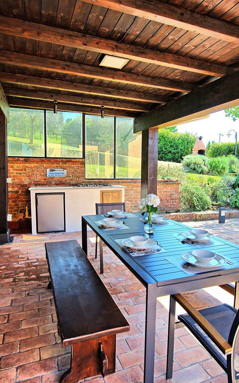 Villa Nora: Balkong / terrasse / uteplass, Utendørs