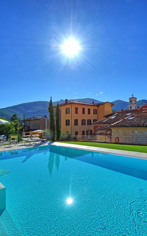 Flavia: basseng, Utendørs