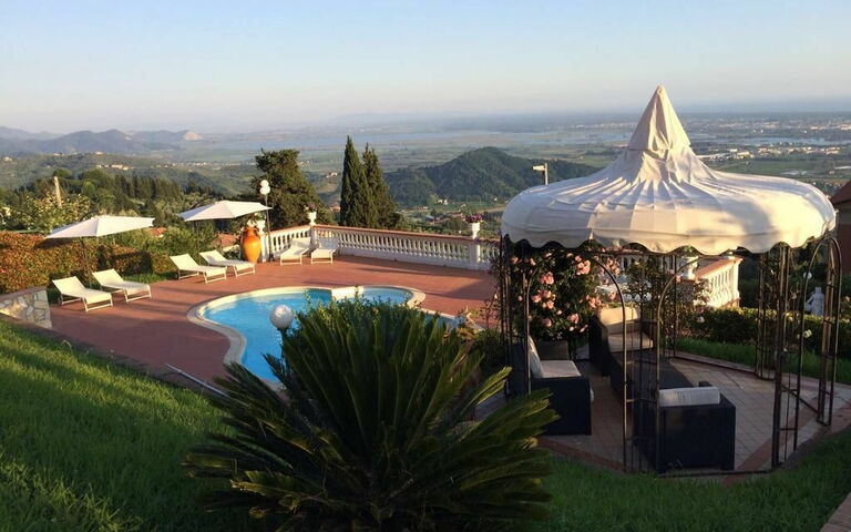 Villa Sophia: basseng, Visningar