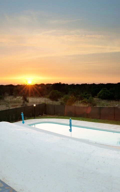 Trullo Torre Suda: Hage, Utendørs