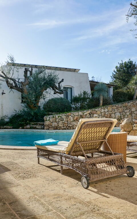 Tia Trullo: basseng, Utendørs