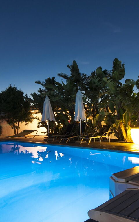 Cotriero: basseng, Hage