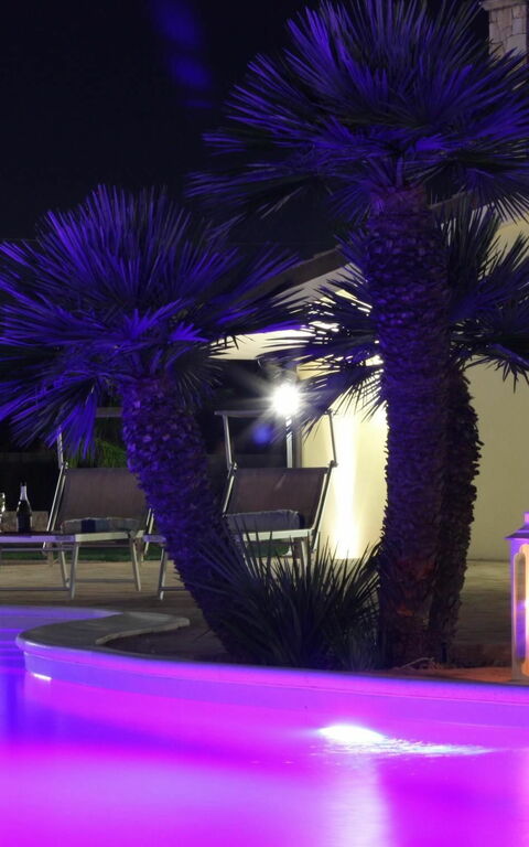 Meadow Luxury Villa: basseng