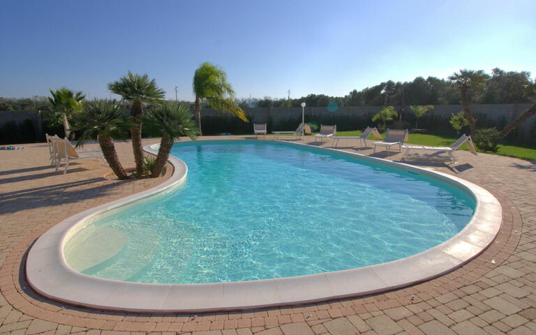 Meadow Luxury Villa: basseng