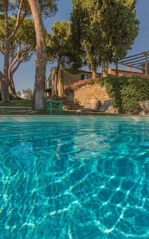 Villa Poggiospinoso: basseng, Utendørs